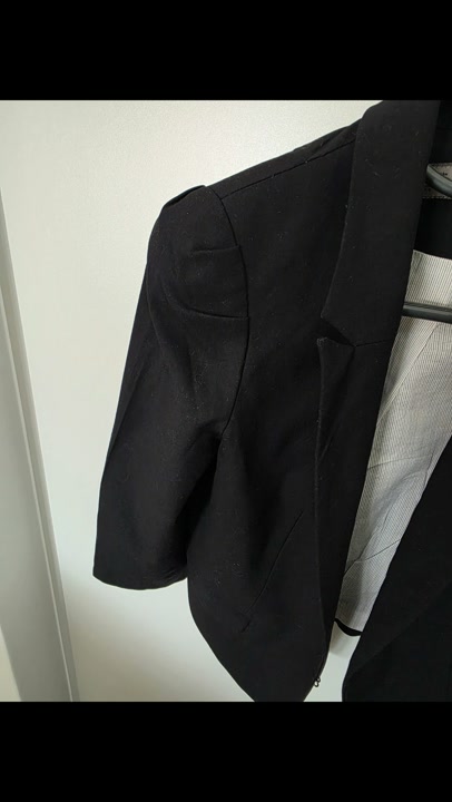 Zara black cropped blazer