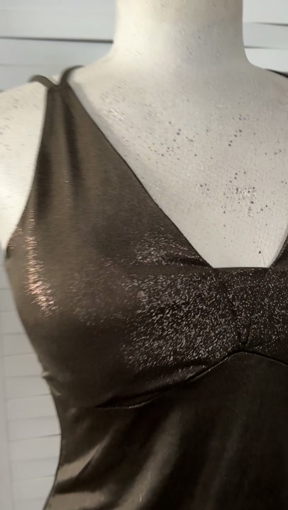 Guess bronze top