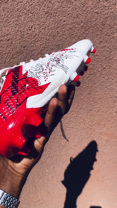 PUMA LIGHT WEIGHT SOCCER BOOTS
