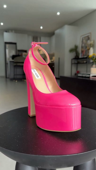 Steve Madden Neon Pink Platform Heels UK 5 – Like New