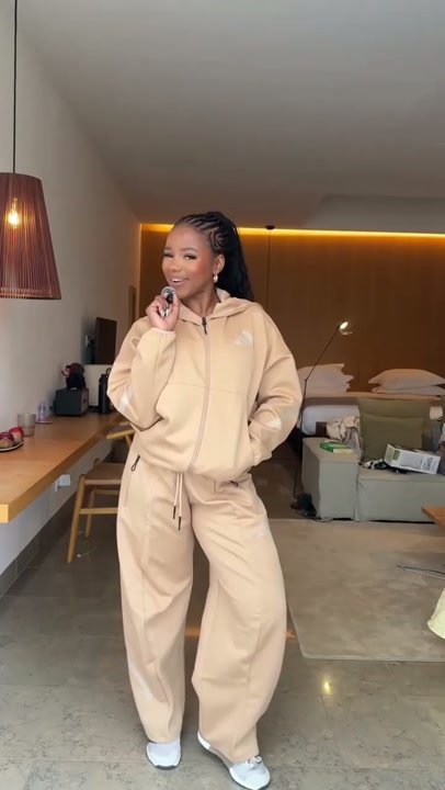 Adidas Tan Hoodie & Tracksuit Matching Set – Size Small | Li