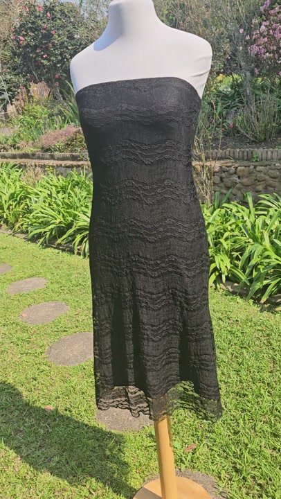 De Senneville Black Lace Knee-Length Dress - Size Small