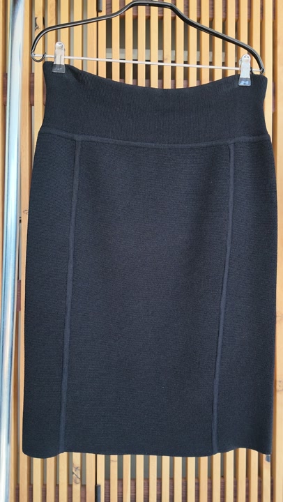 Country Road Black Knit Midi Skirt, Size M, Pre-Loved