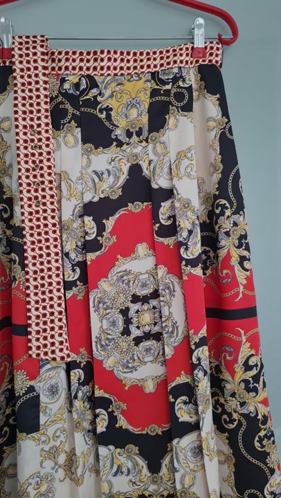 Zara Baroque Chain-Print Pleated Midi Skirt with original belt